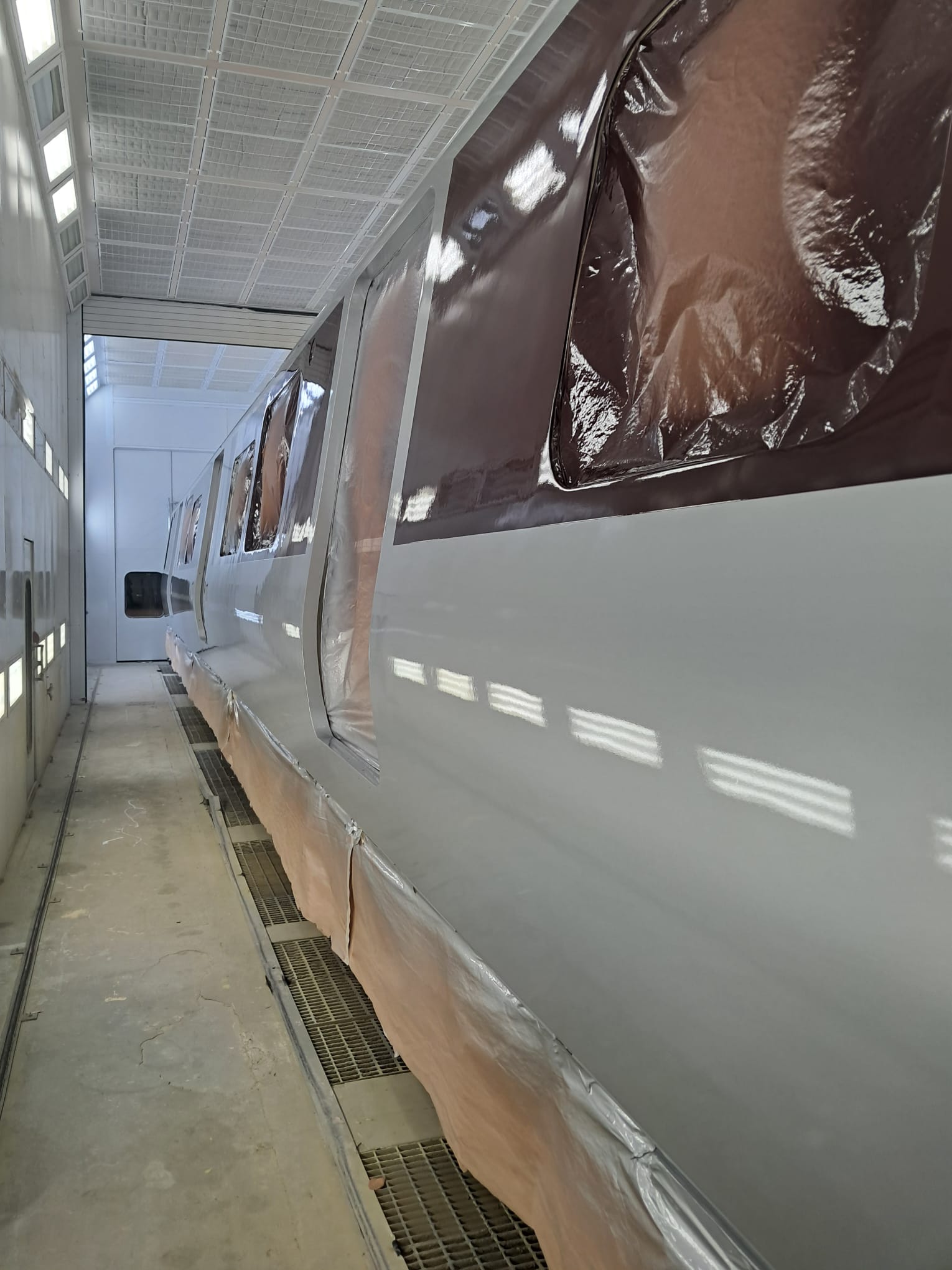 verniciatura cassa ferroviaria carbonio